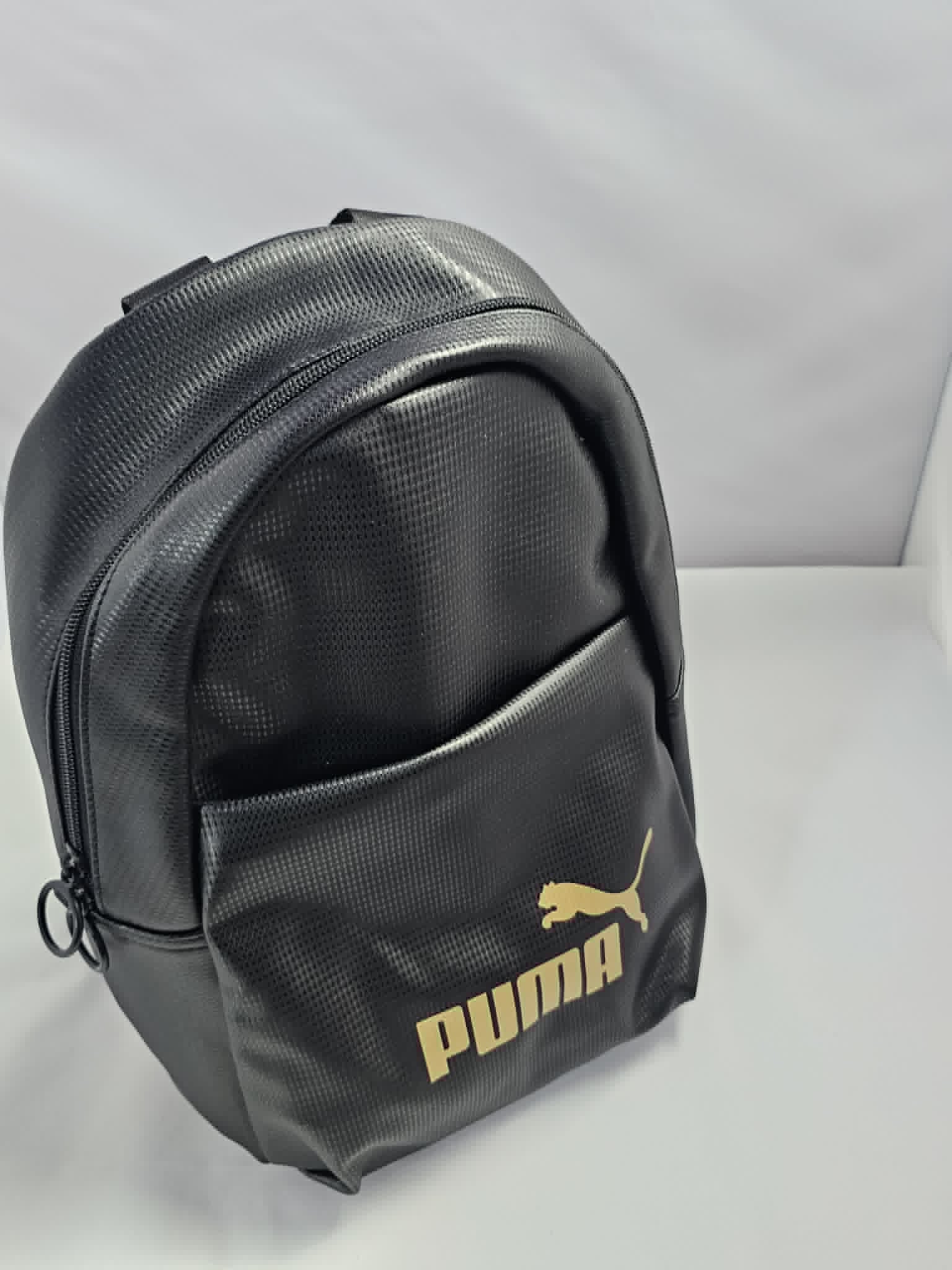 Czarny Plecak Puma ze Złotym Logo AquaMagic Outlet