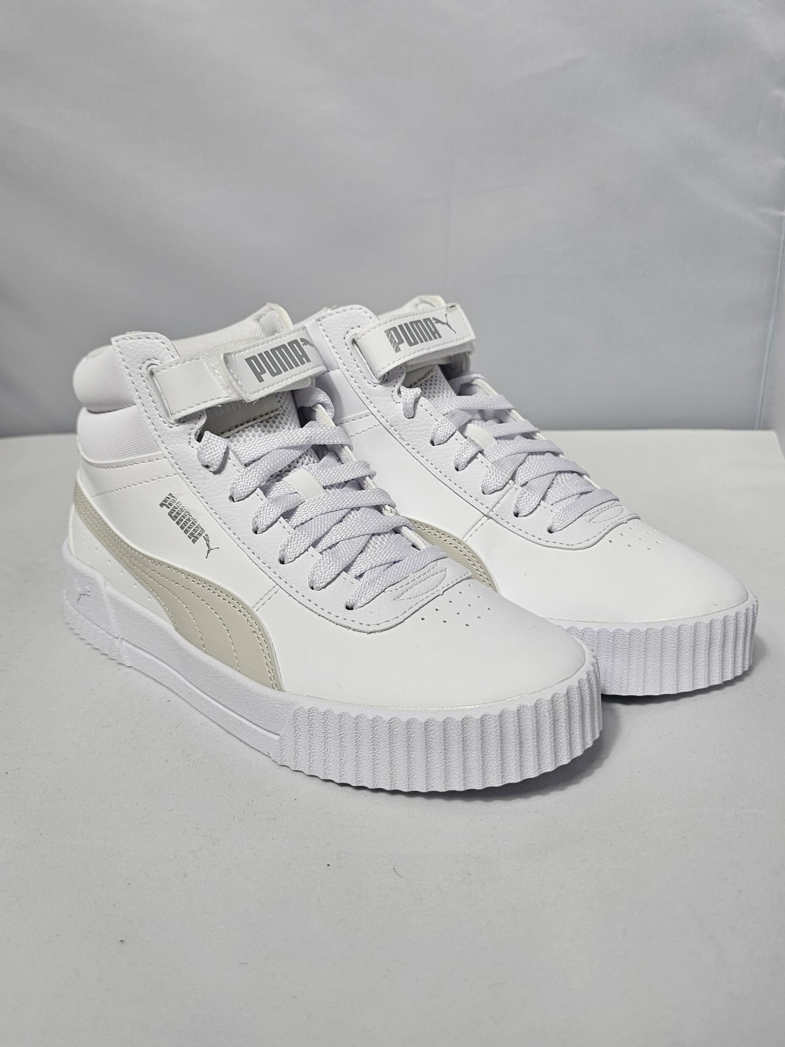 Puma Carina Street Mid – Białe Sneakersy za Kostkę w Stylu Streetwear Rozmiar 38 AquaMagic Outlet