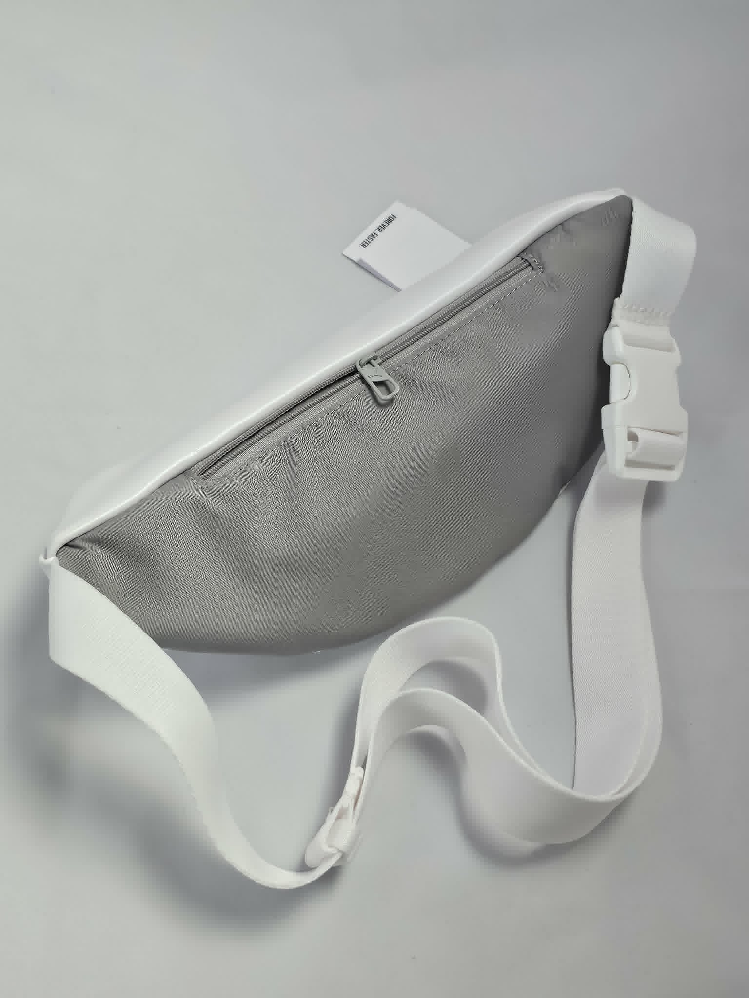 Biała Nerka Puma Saszetka Biodrowa | Srebrne Logo | Stylowa AquaMagic Outlet