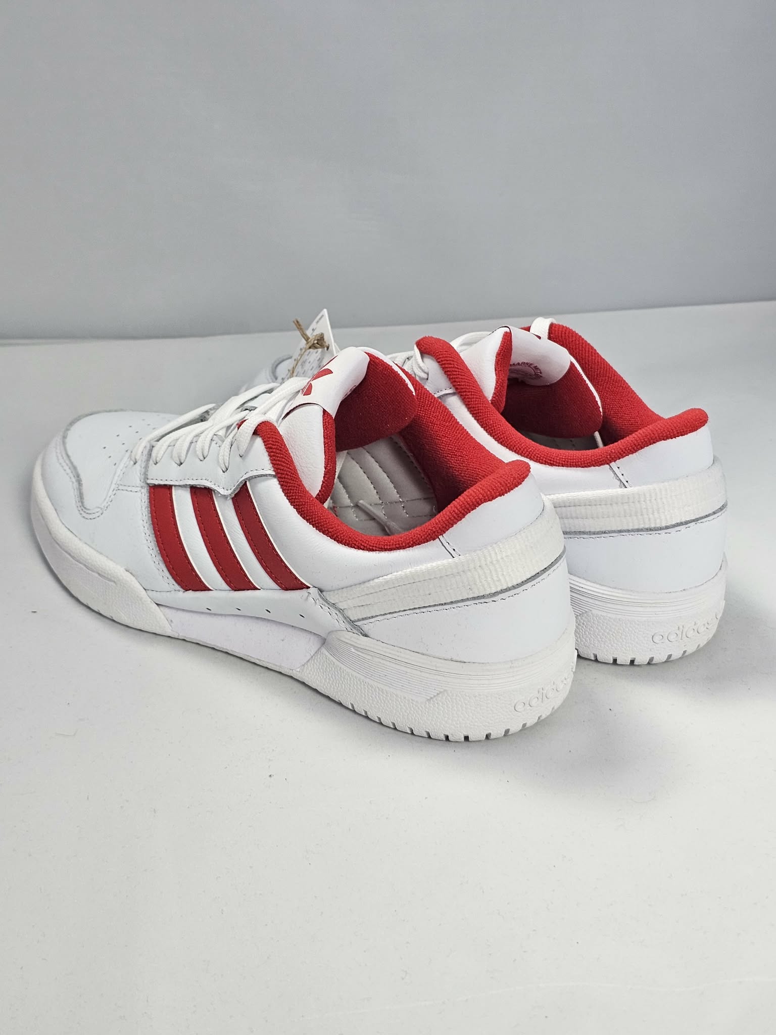 Adidas Team Court 2 STR Biało-Czerwone | Rozmiar 40 AquaMagic Outlet