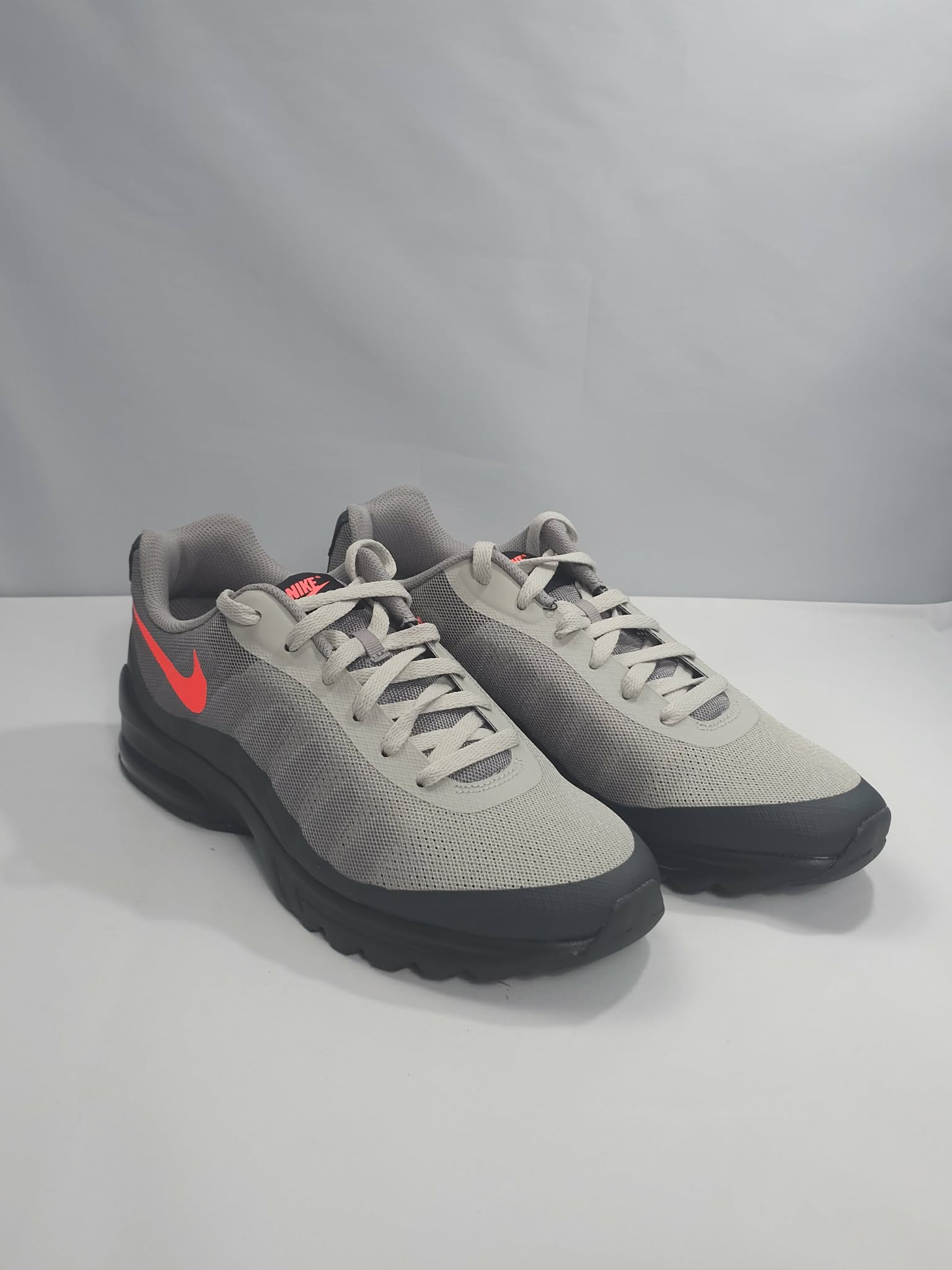 Nike Air Max Invigor Czarno-Szare | Rozmiar 44 AquaMagic Outlet
