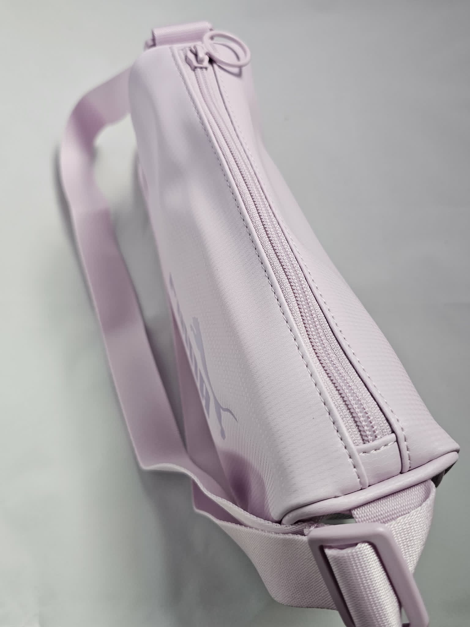 Liliowa Torebka na Ramię Puma | Stylowa i Lekka | Pastelowa AquaMagic Outlet
