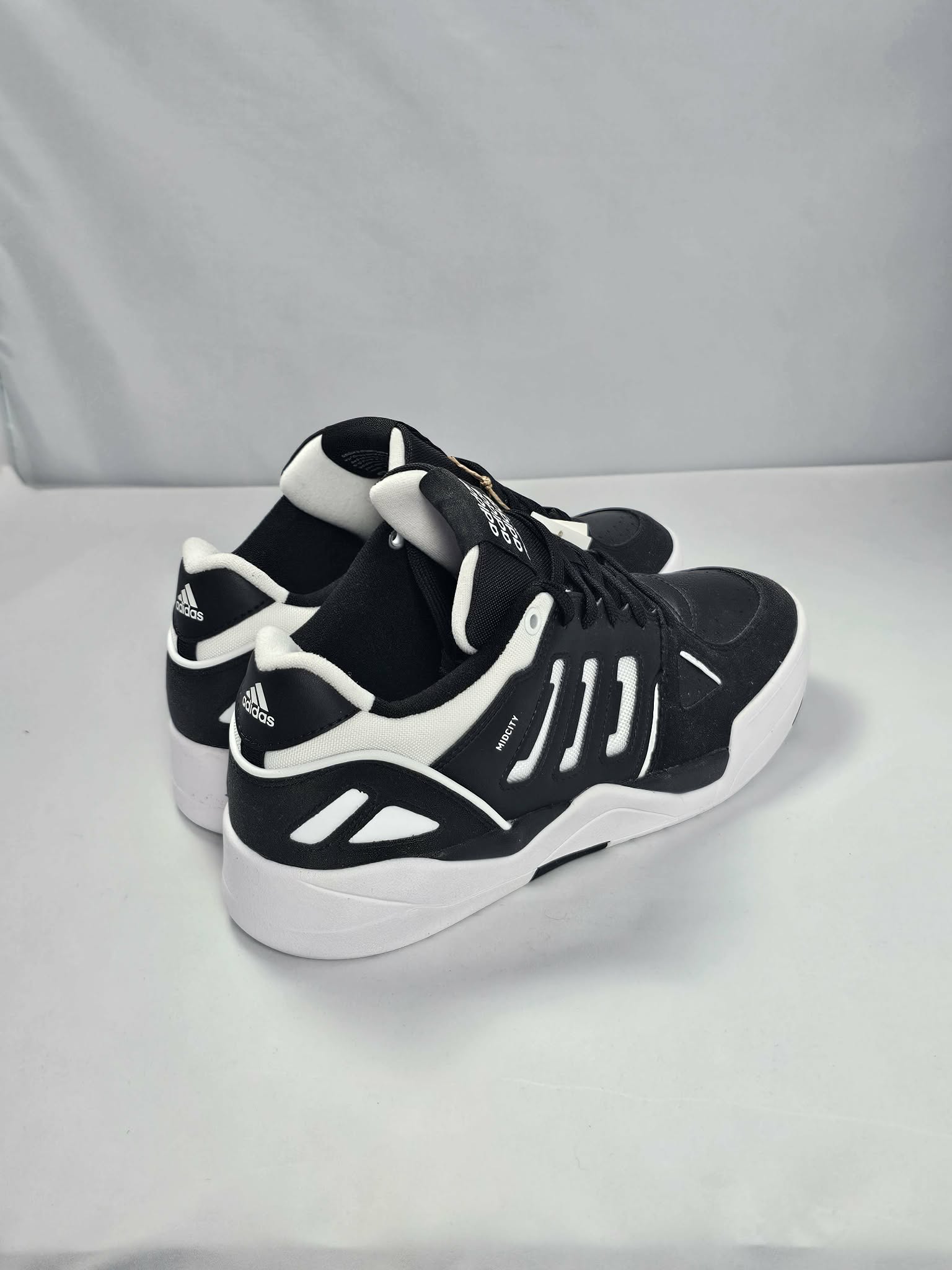 Adidas Midcity Low Czarne – Męskie Sneakersy Retro | Rozmiar 45 1/3 AquaMagic Outlet