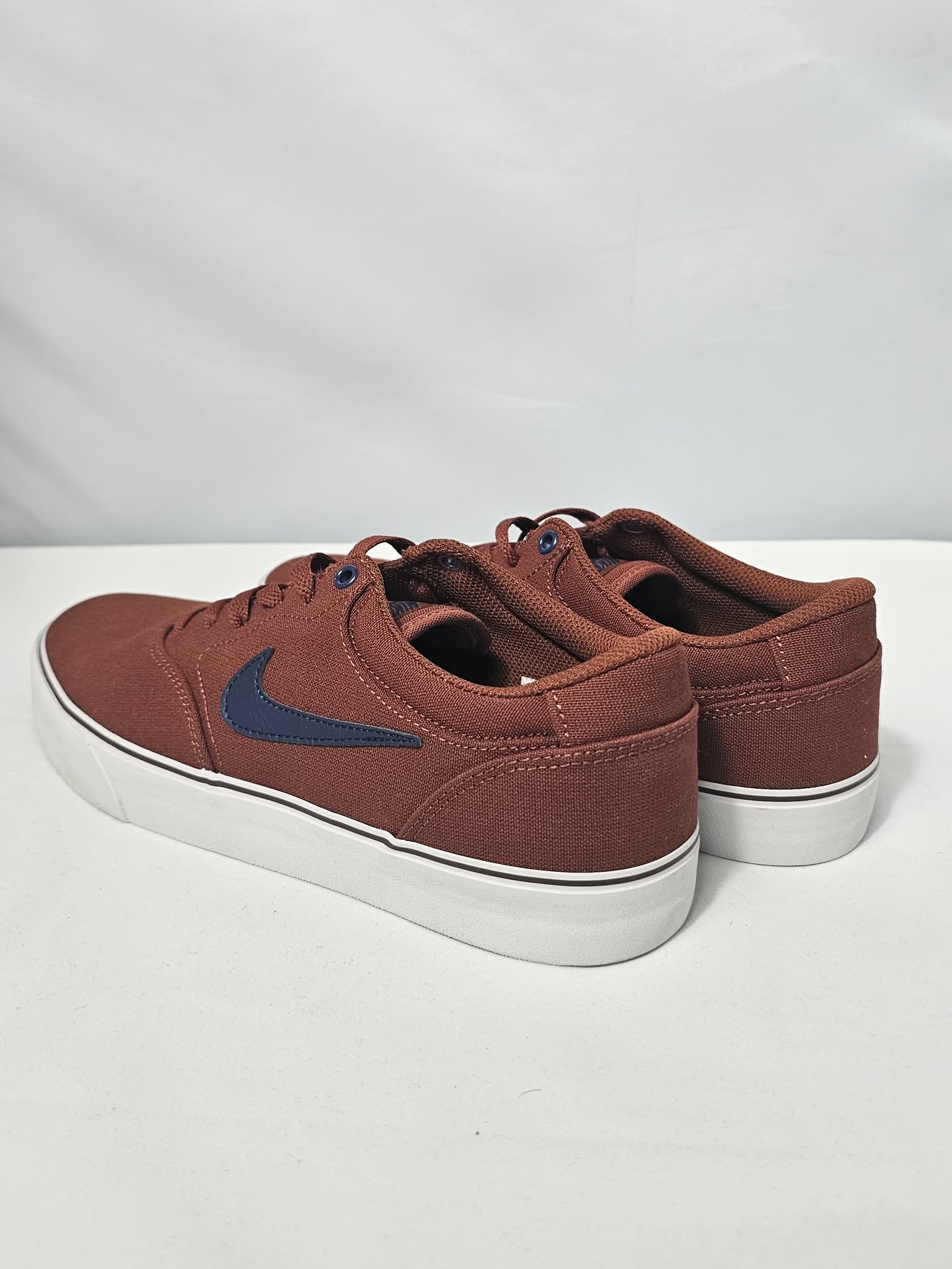 Nike SB Chron 2 Brązowe Rozmiar 44 – Kultowy Styl Skate AquaMagic Outlet