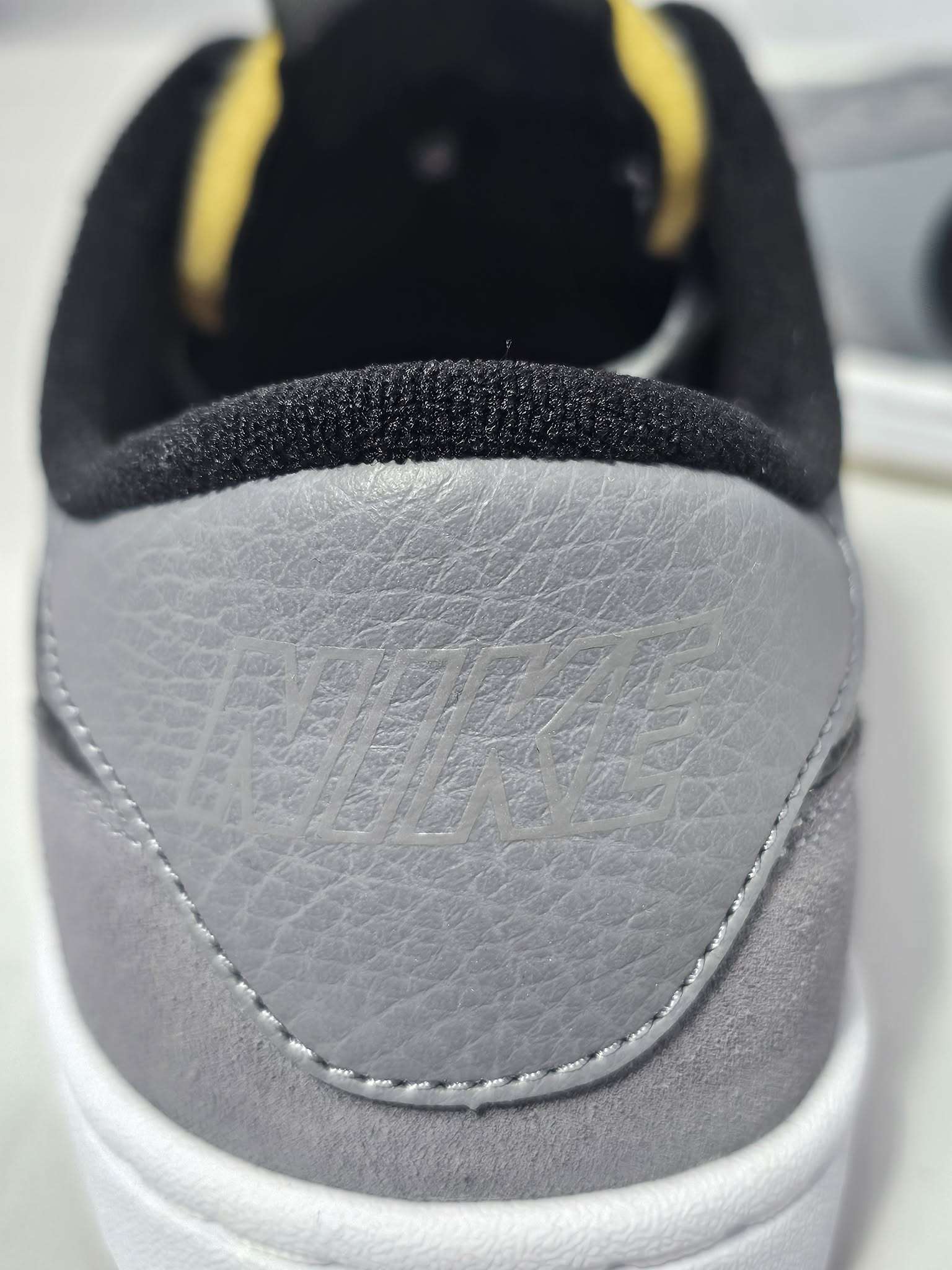 Nike SB FC Classic Szare Rozmiar 40 – Kultowy Styl Skate AquaMagic Outlet