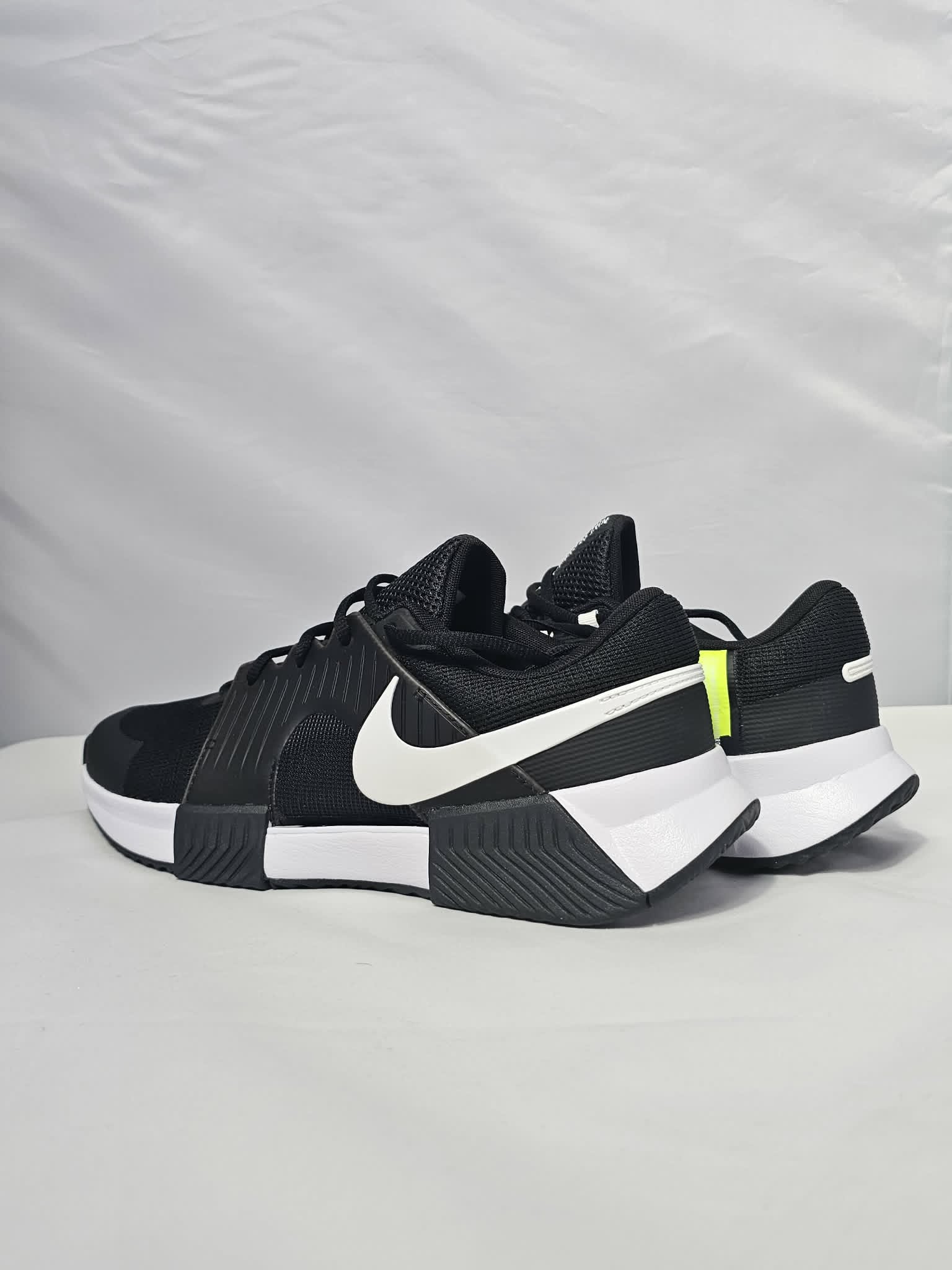 Nike GP Challenge 1 Rozmiar 40 – Profesjonalne Buty Tenisowe AquaMagic Outlet