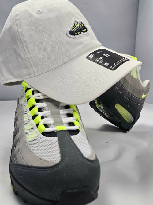 Biała Czapka z Daszkiem Nike Air Max Rozmiar S/M AquaMagic Outlet