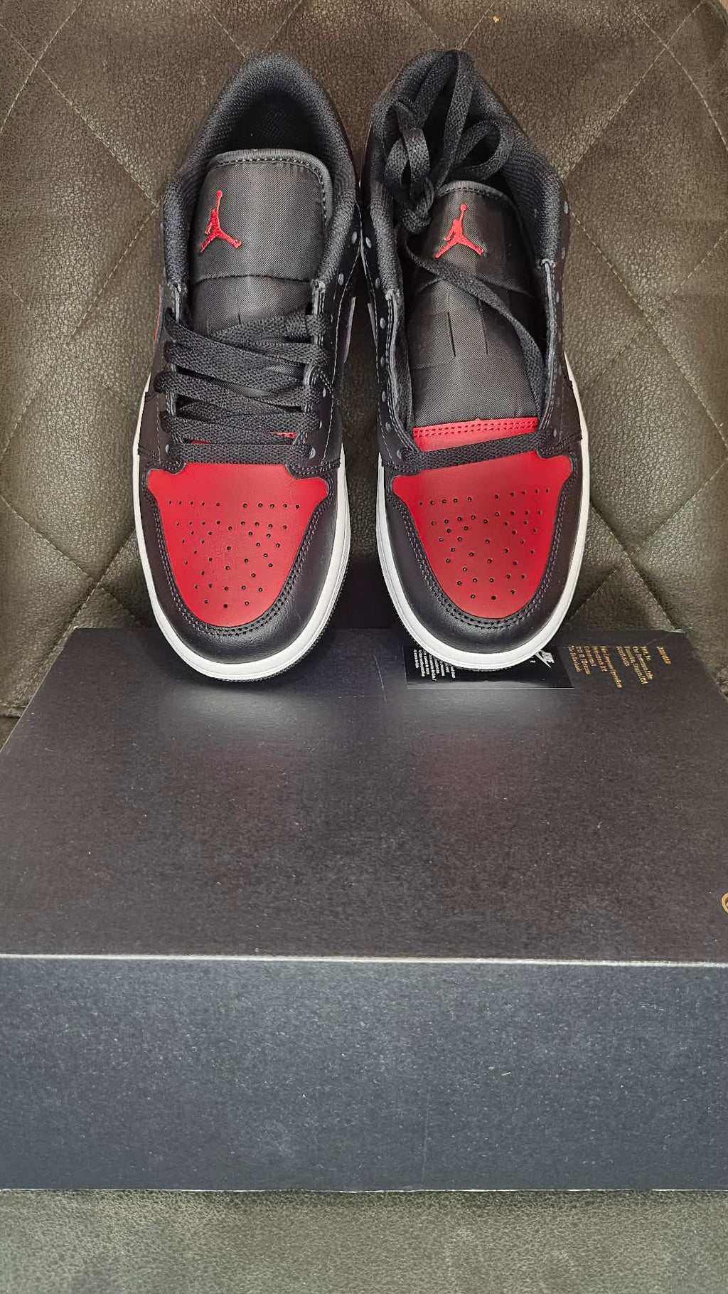 Buty Air Jordan 1 Low Black / Varsity Red – rozmiar 40