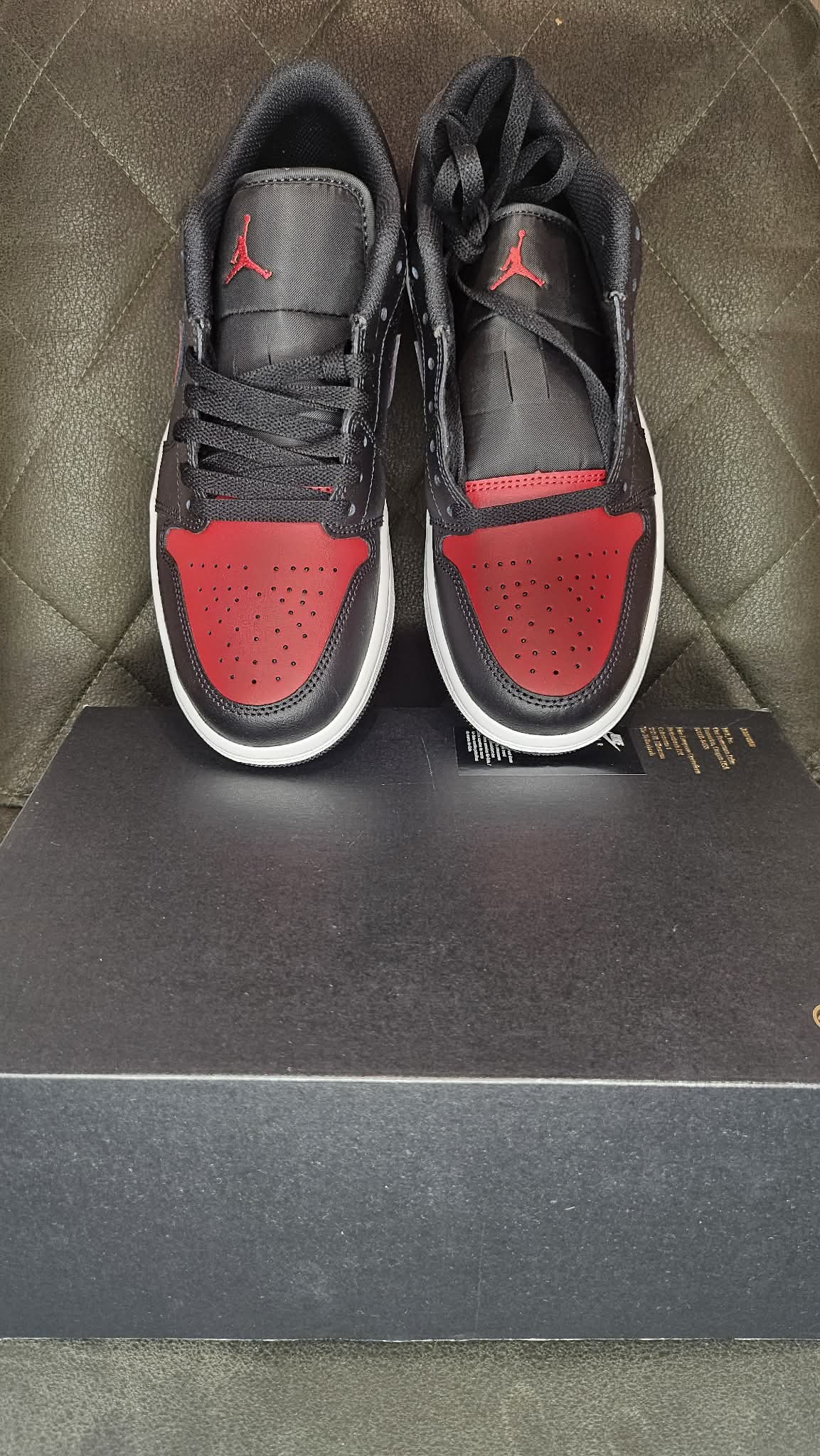 Buty Air Jordan 1 Low Black / Varsity Red – rozmiar 40