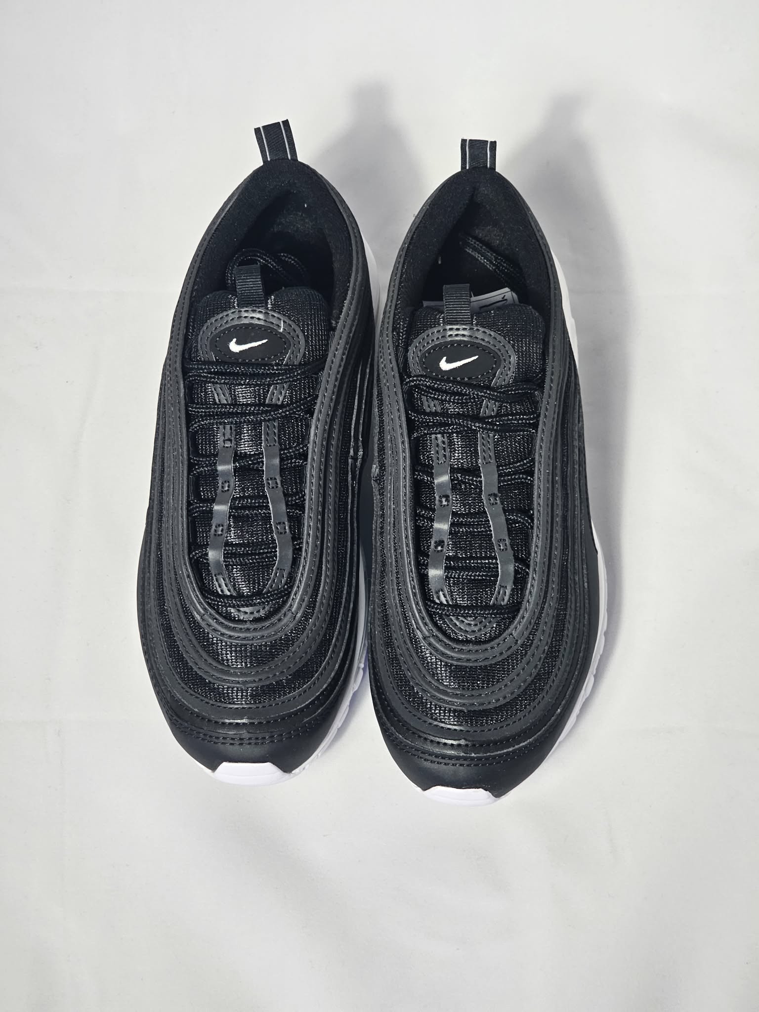 Nike Air Max 97 Czarne Rozmiar 39 – Kultowa Amortyzacja AquaMagic Outlet