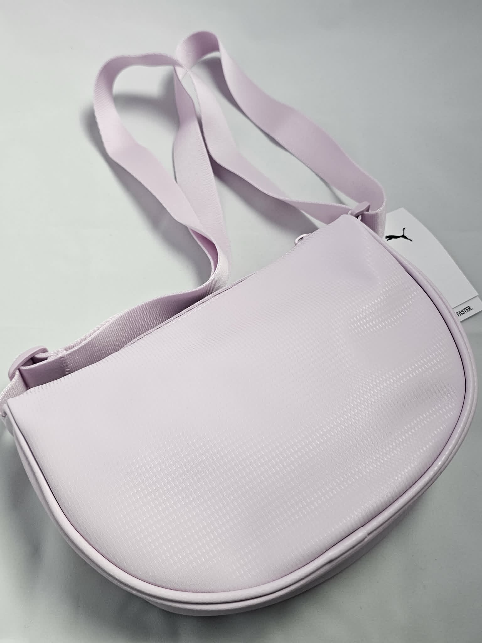 Liliowa Torebka na Ramię Puma | Stylowa i Lekka | Pastelowa AquaMagic Outlet